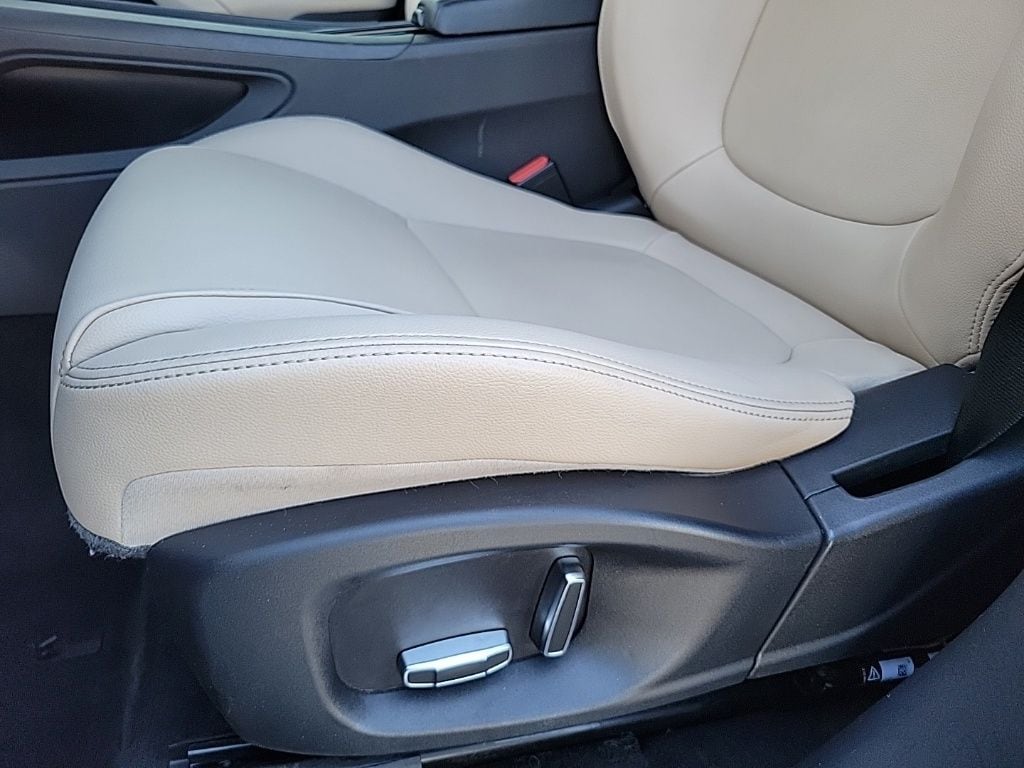 Thumbnail: 2019 Jaguar F-Pace - 17