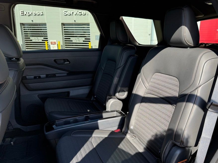 2025 Nissan Pathfinder Rock Creek 24