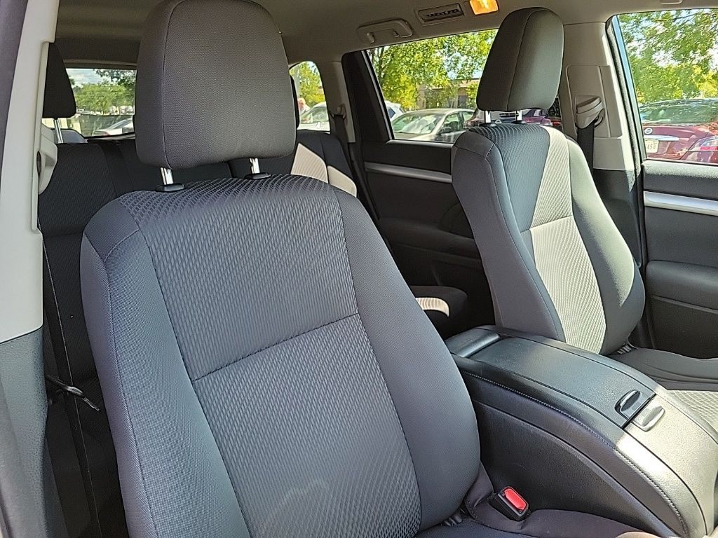 Thumbnail: 2018 Toyota Highlander - 11