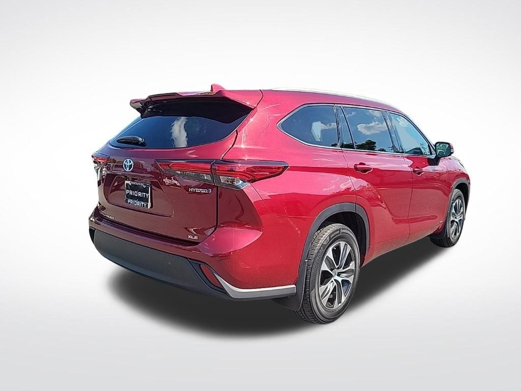 Thumbnail: 2022 Toyota Highlander - 4