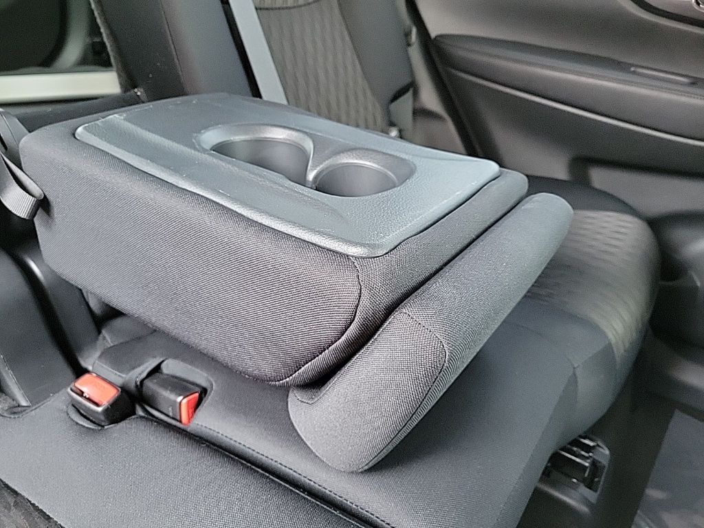 Thumbnail: 2019 Nissan Rogue - 16