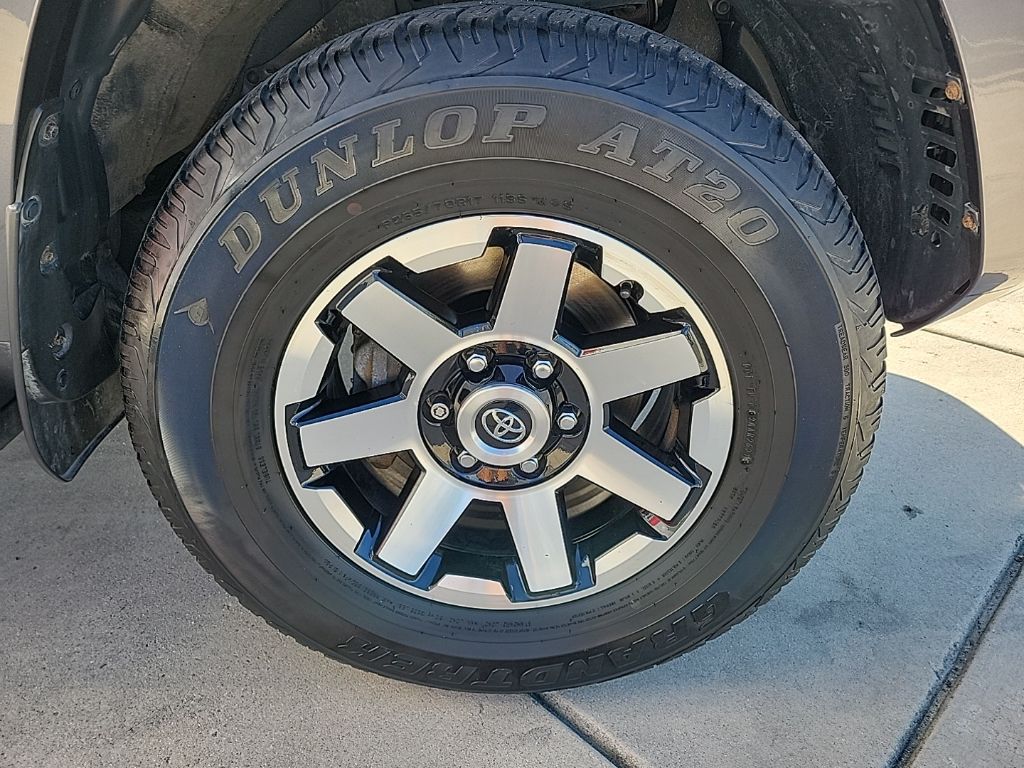 Thumbnail: 2021 Toyota 4Runner - 10