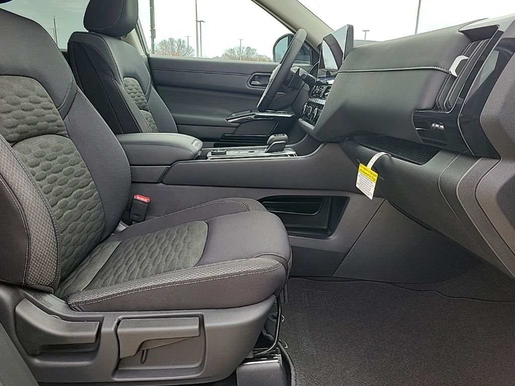 Thumbnail: 2026 Nissan Pathfinder - 19