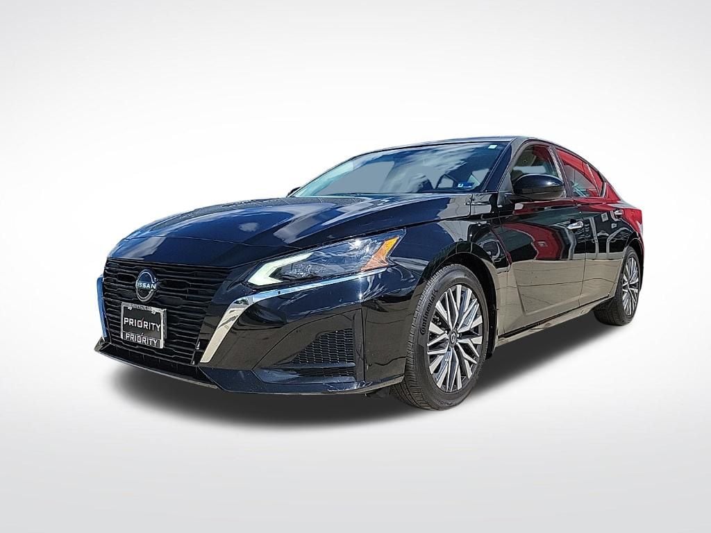Thumbnail: 2023 Nissan Altima - 1