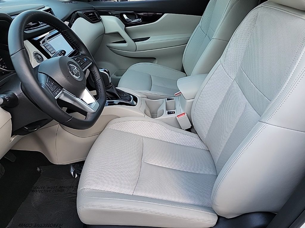 Thumbnail: 2022 Nissan Rogue Sport - 11