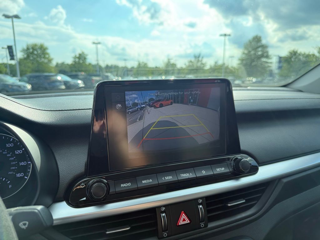 Thumbnail: 2022 Kia Forte - 23