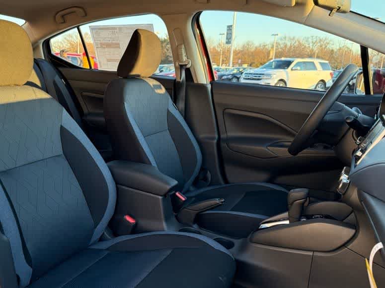 2025 Nissan Versa 1.6 SV 27