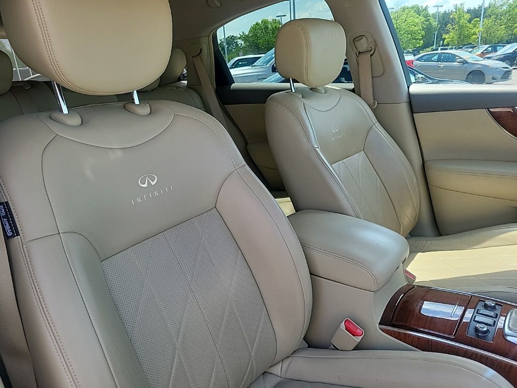 Thumbnail: 2011 INFINITI FX35 - 12
