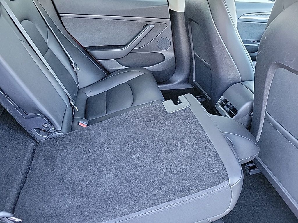 Thumbnail: 2021 Tesla Model 3 - 14