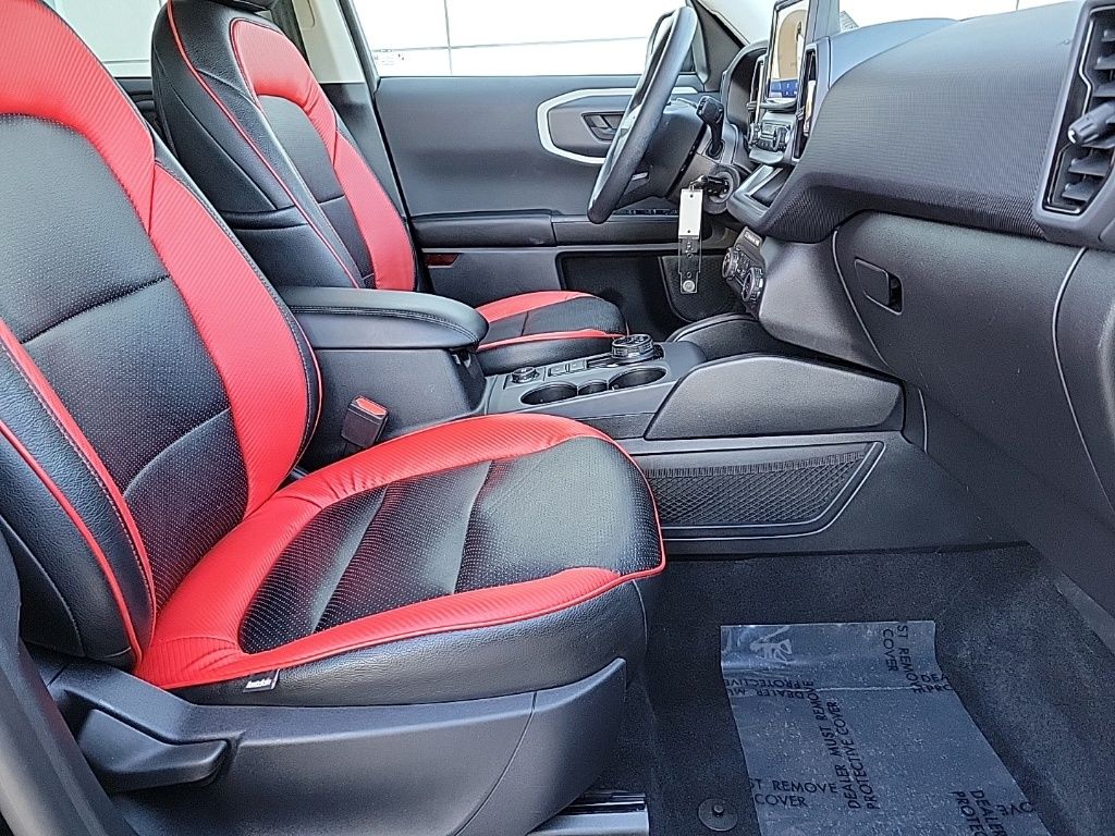 Thumbnail: 2022 Ford Bronco Sport - 14