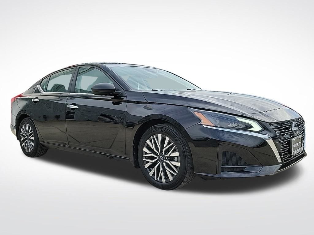 Thumbnail: 2024 Nissan Altima - 6