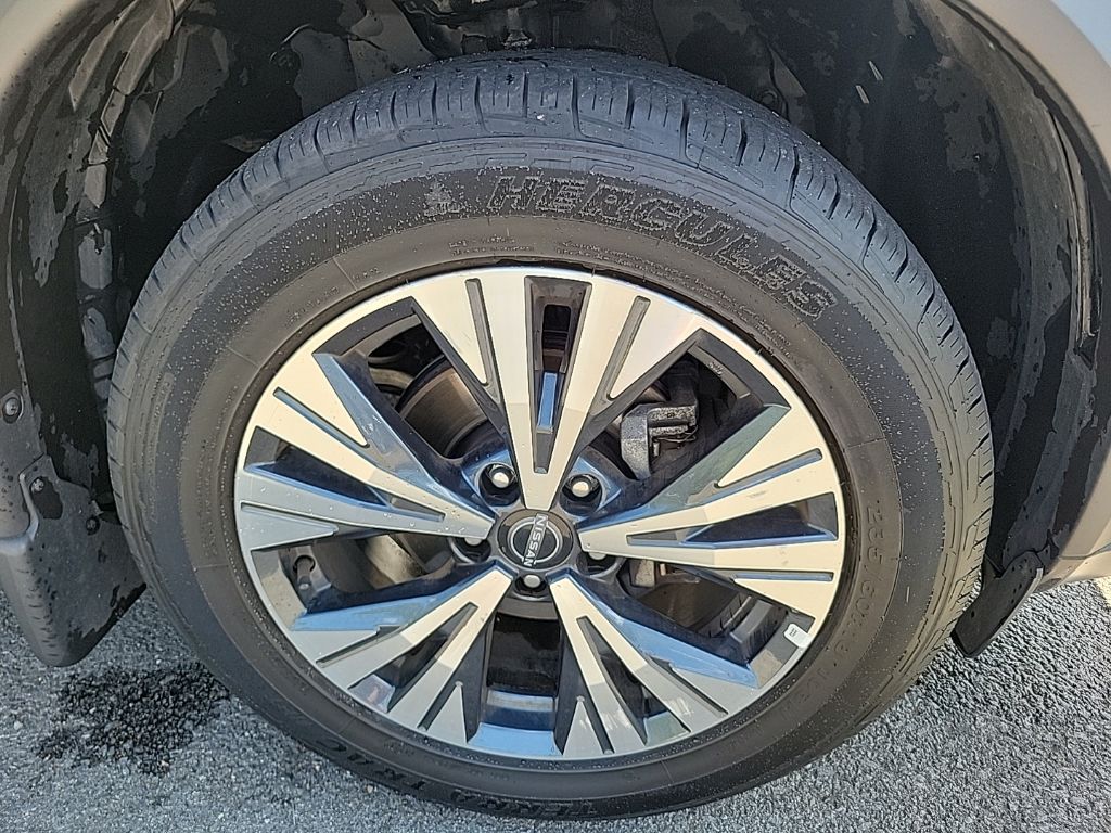 Thumbnail: 2022 Nissan Rogue - 10