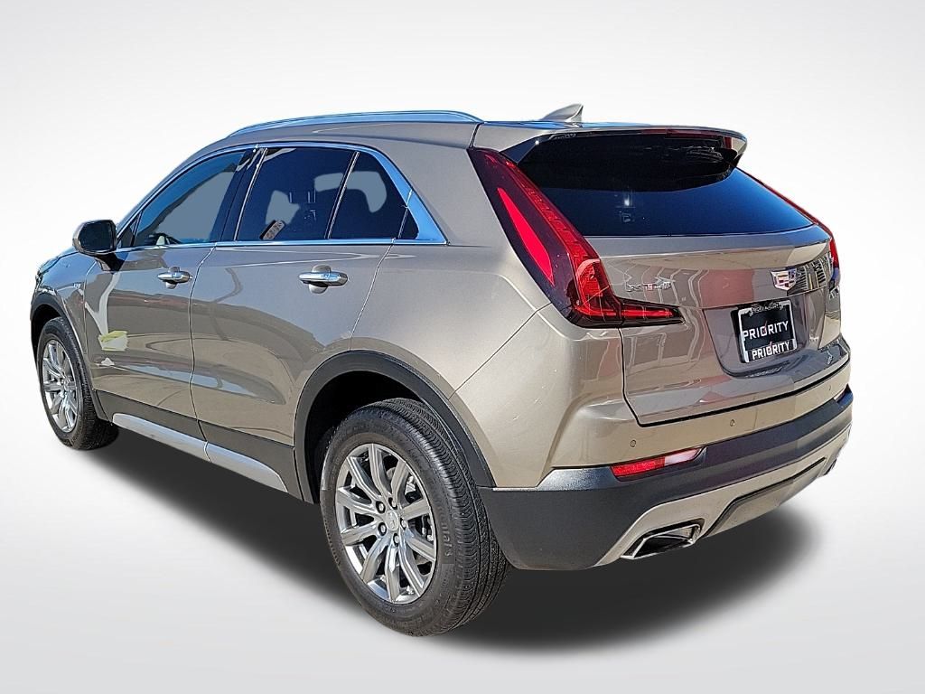 Thumbnail: 2020 Cadillac XT4 - 3