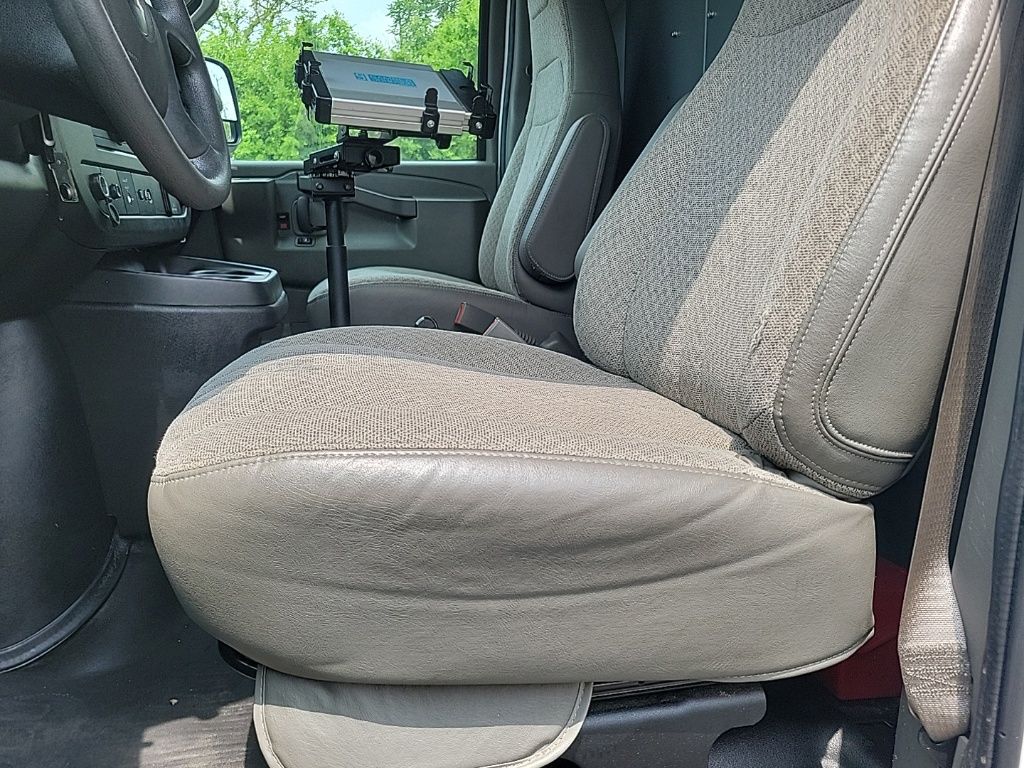 2020 Chevrolet Express 2500 15