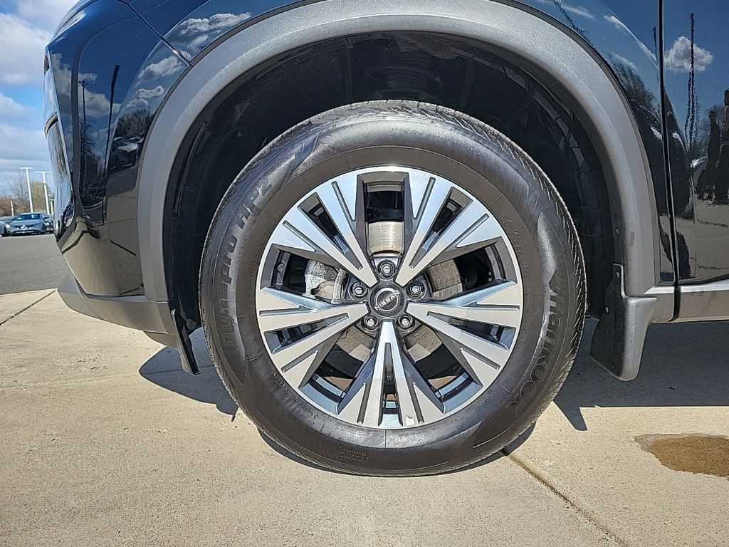 Thumbnail: 2023 Nissan Rogue - 8