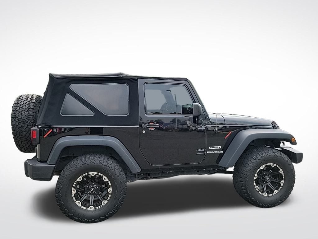 Thumbnail: 2017 Jeep Wrangler - 6