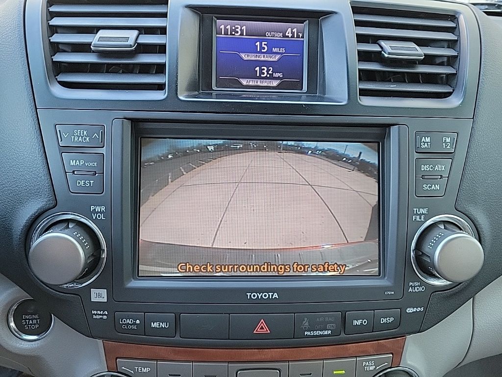 Thumbnail: 2010 Toyota Highlander - 26