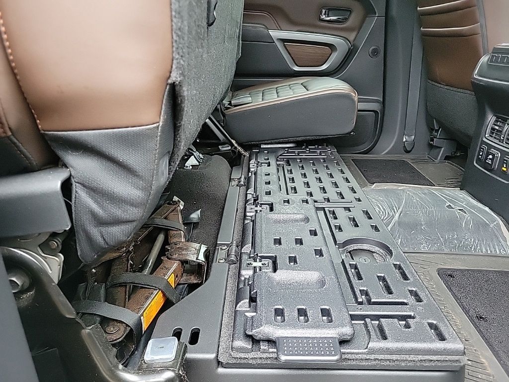 2018 Nissan Titan Platinum Reserve 18