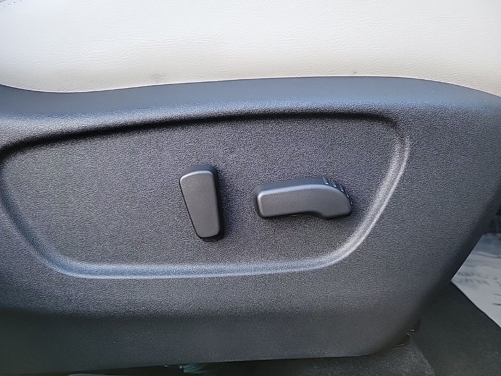 Thumbnail: 2022 Nissan Rogue Sport - 17