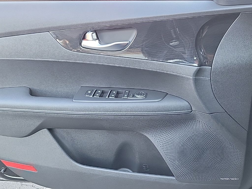 Thumbnail: 2023 Kia Forte - 31