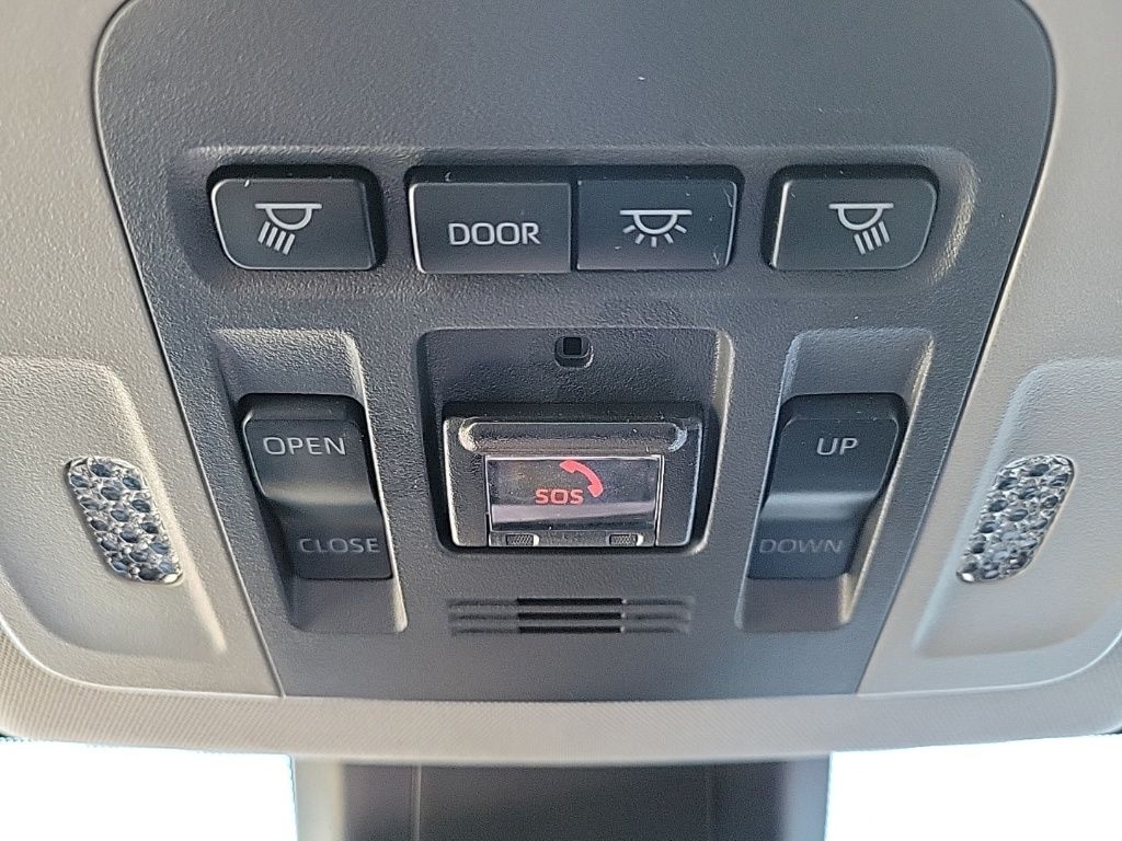 Thumbnail: 2022 Toyota Camry - 33