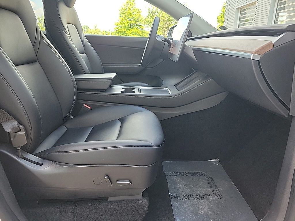 Thumbnail: 2022 Tesla Model Y - 17