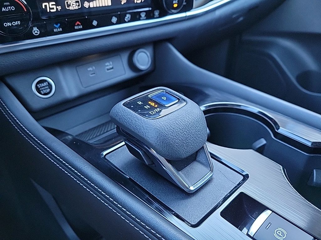 Thumbnail: 2022 Nissan Rogue - 34