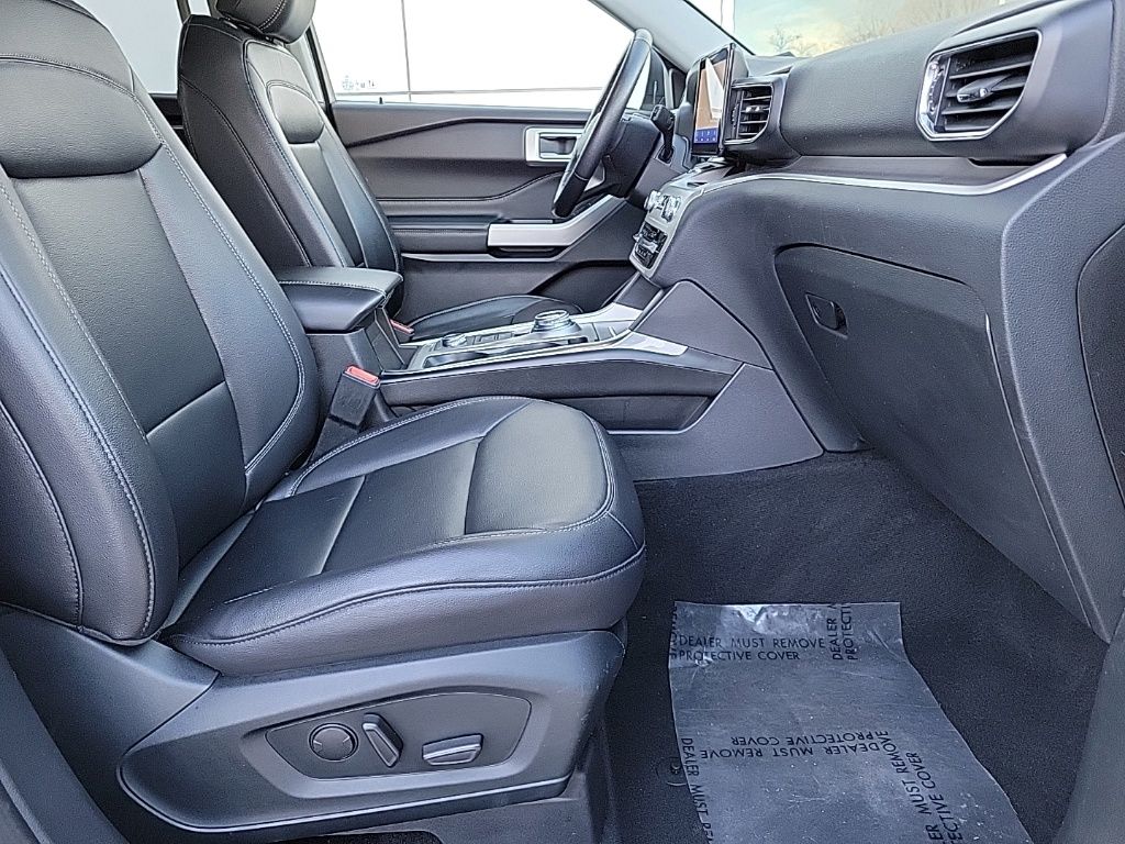 Thumbnail: 2021 Ford Explorer - 16