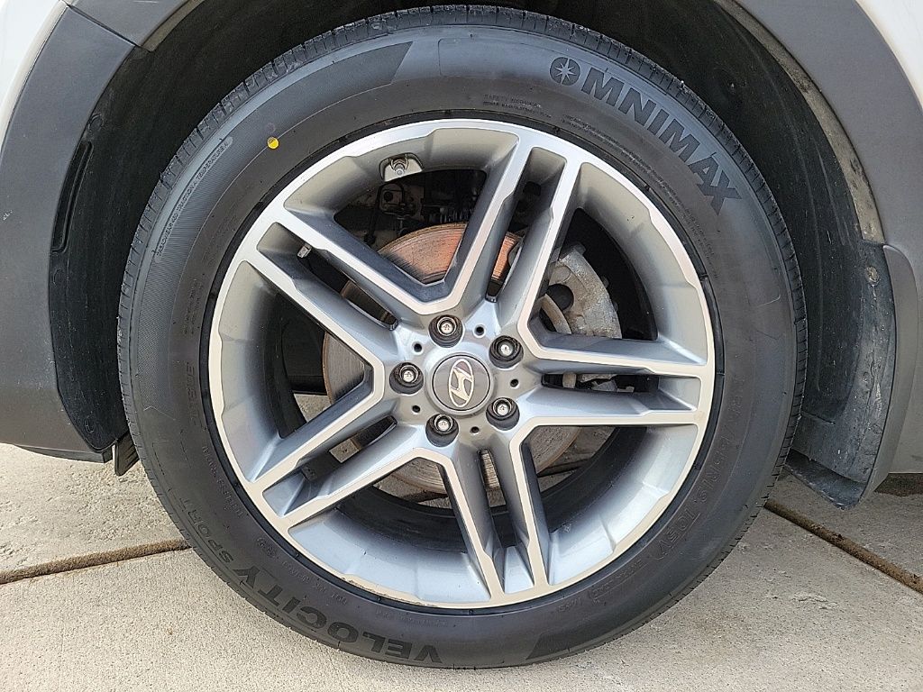 Thumbnail: 2018 Hyundai Santa Fe - 9