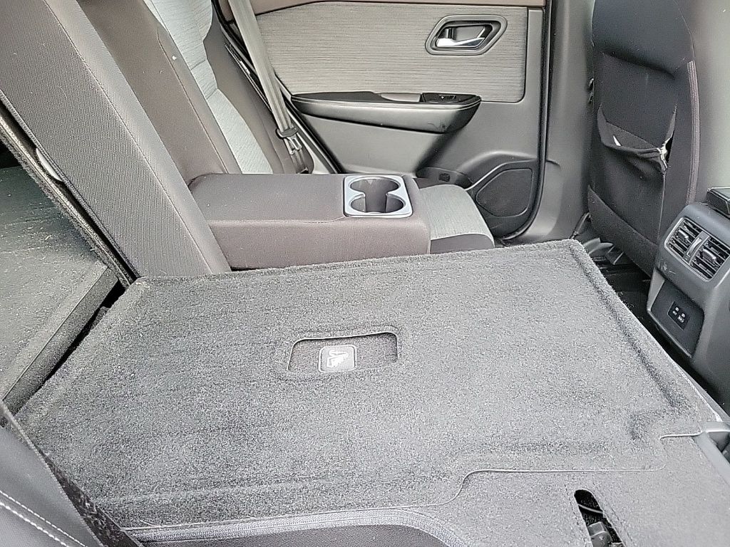 Thumbnail: 2021 Nissan Rogue - 16