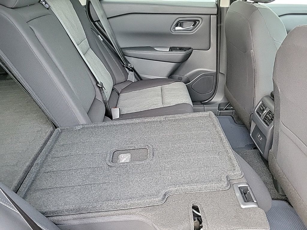 Thumbnail: 2026 Nissan Rogue - 15