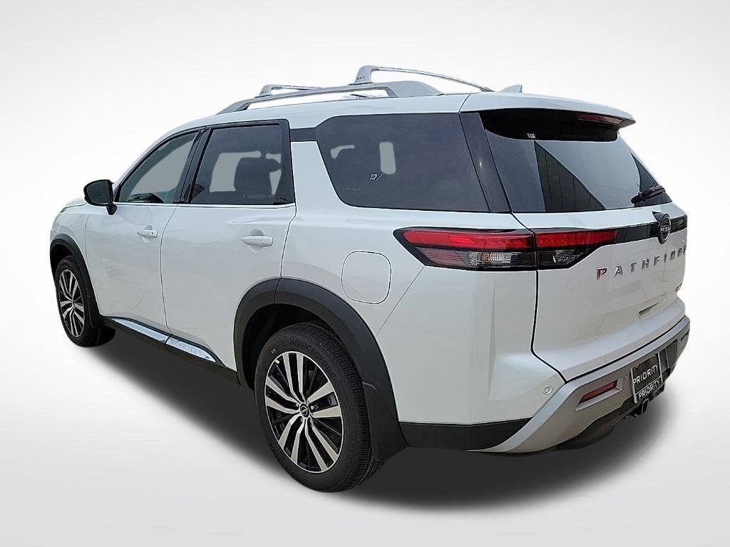 Thumbnail: 2025 Nissan Pathfinder - 3