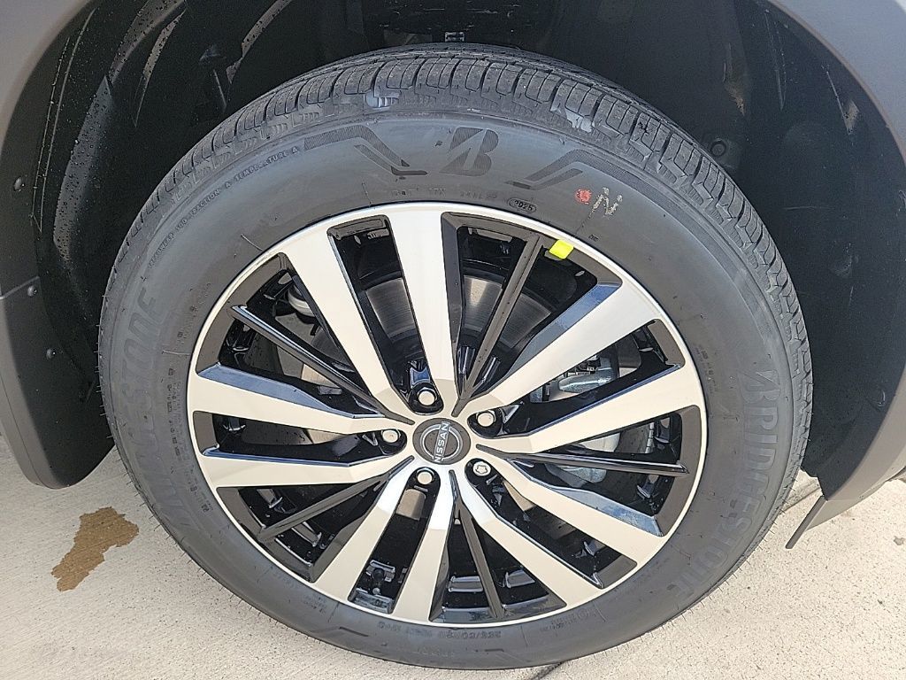 Thumbnail: 2025 Nissan Pathfinder - 9