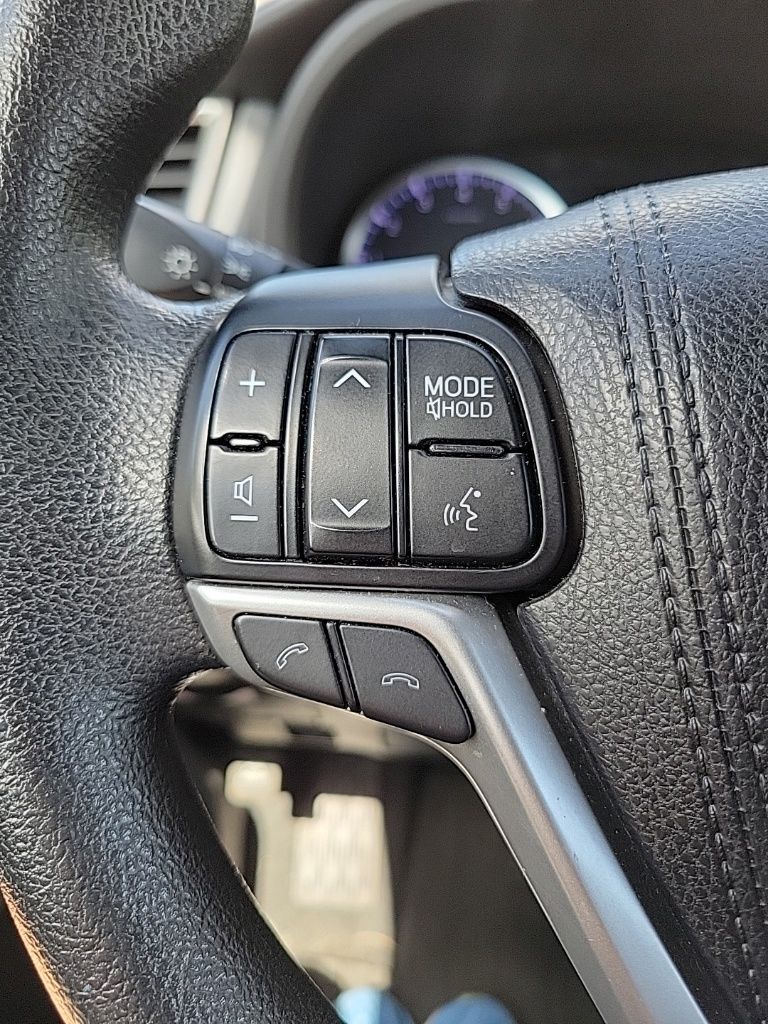 Thumbnail: 2018 Toyota Highlander - 27