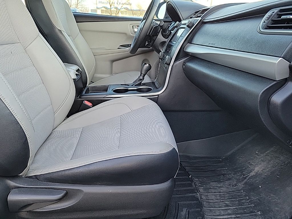 Thumbnail: 2017 Toyota Camry - 15