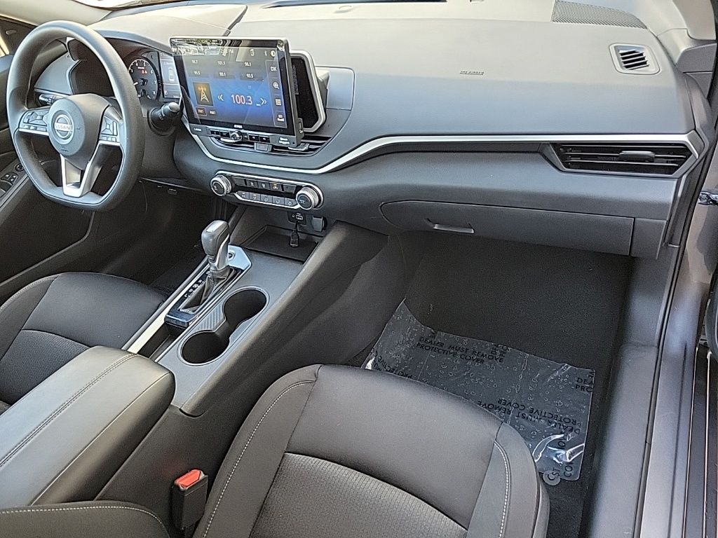 Thumbnail: 2022 Nissan Altima - 10