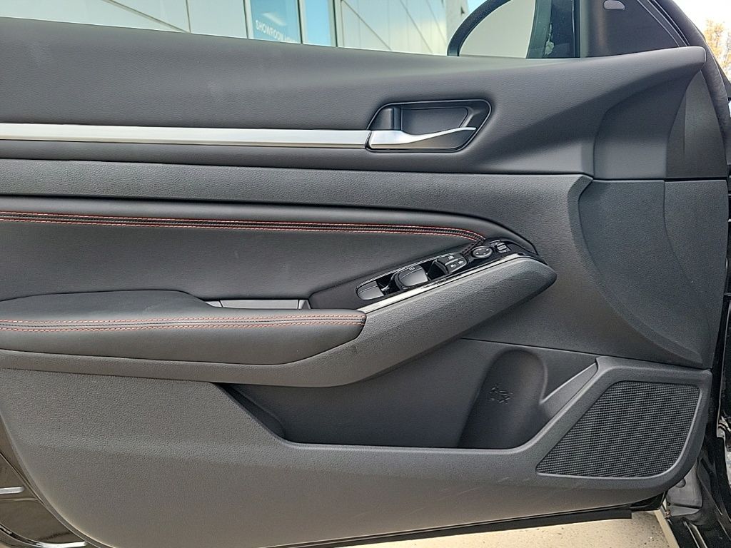 Thumbnail: 2023 Nissan Altima - 28