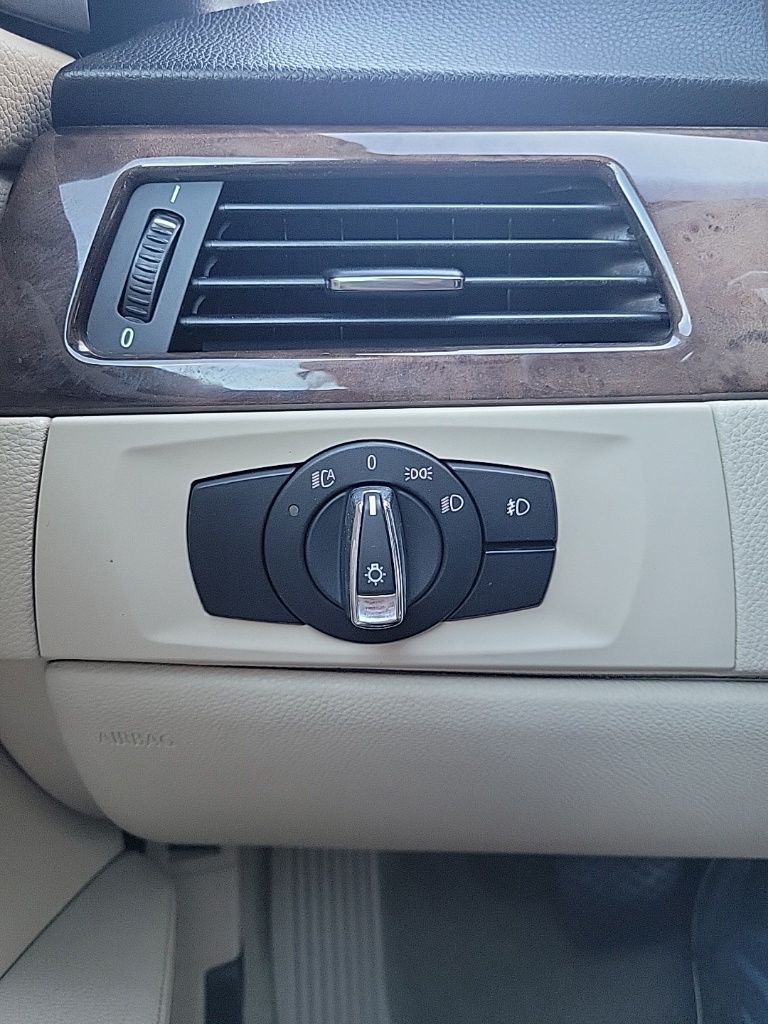 Thumbnail: 2011 BMW 3 Series - 29