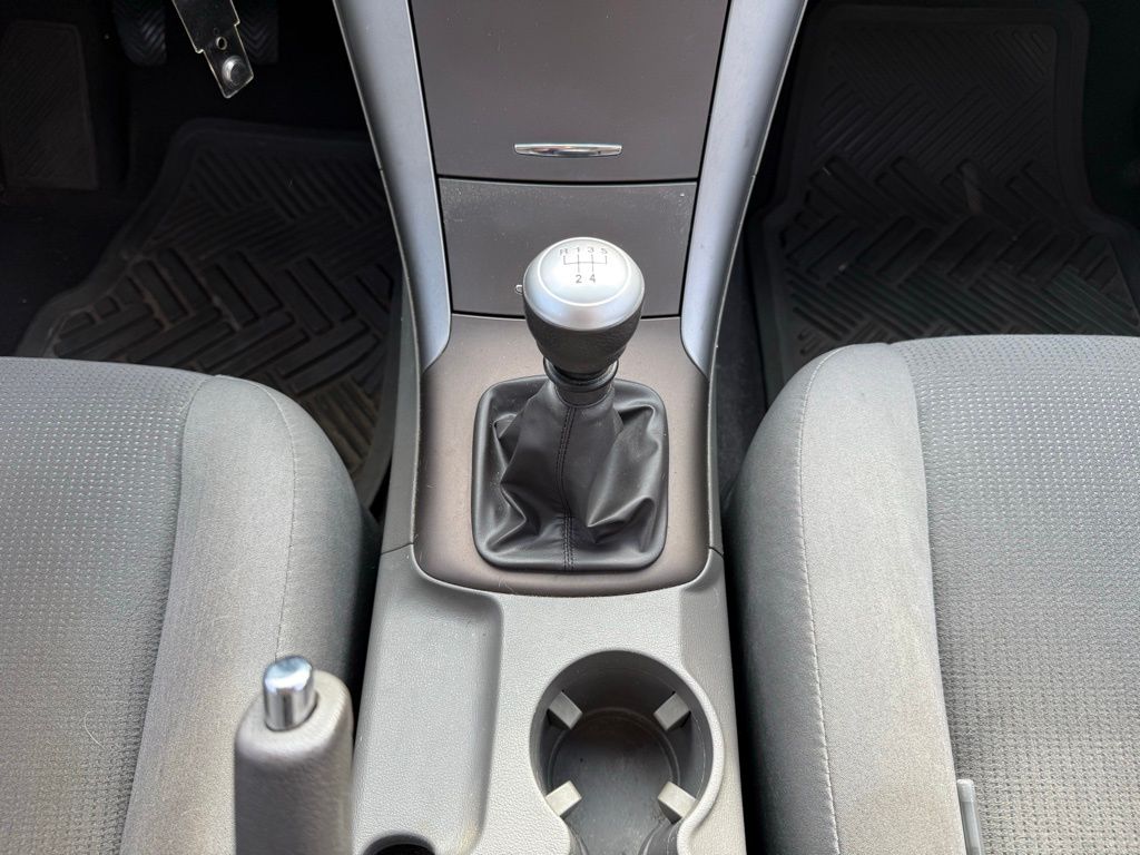 2010 Hyundai Sonata GLS 17