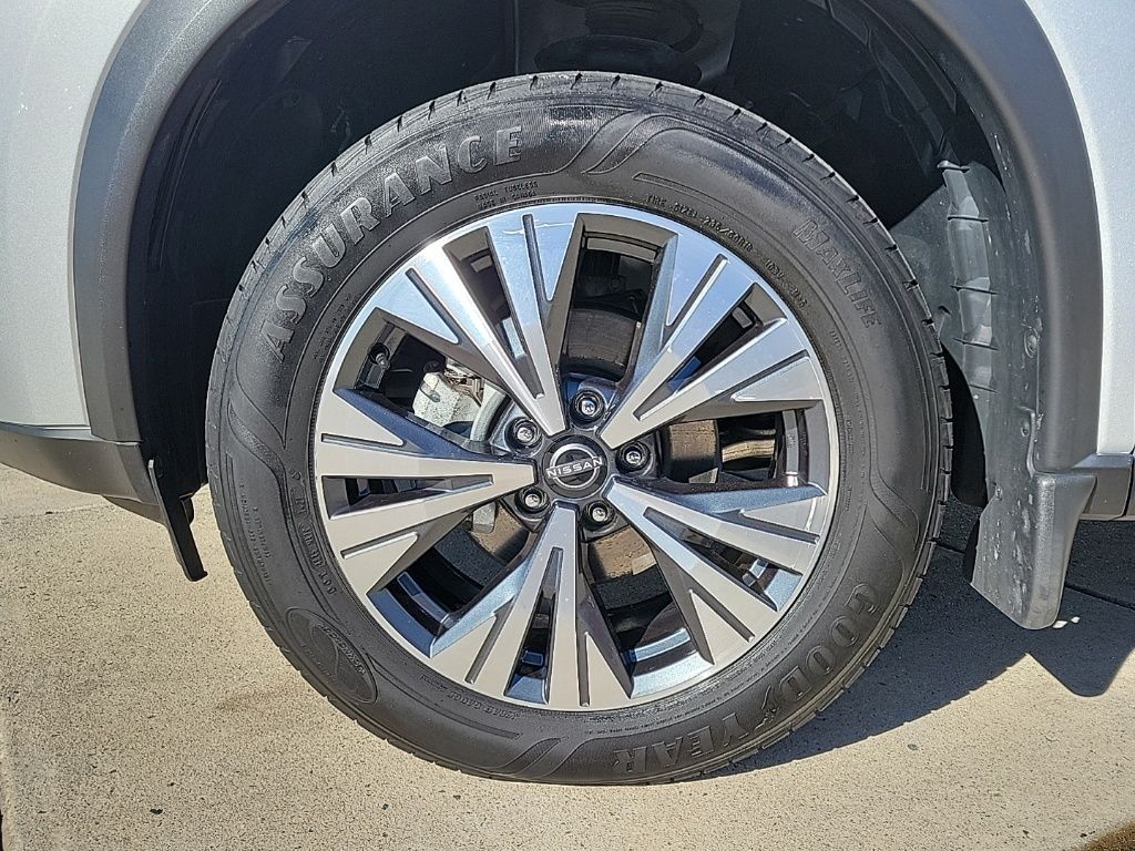 Thumbnail: 2023 Nissan Rogue - 9