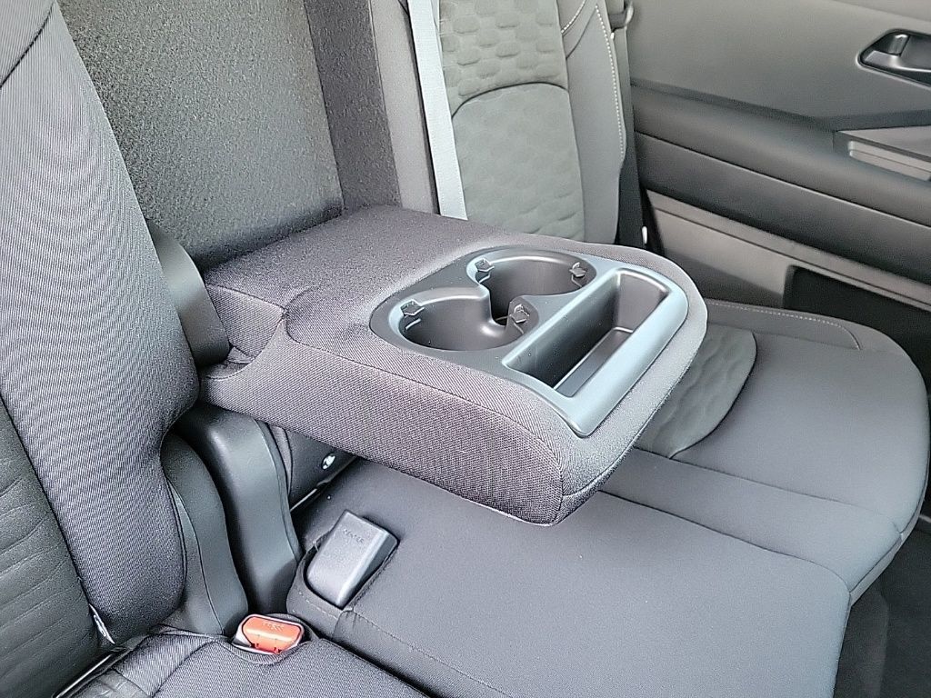 Thumbnail: 2026 Nissan Pathfinder - 16