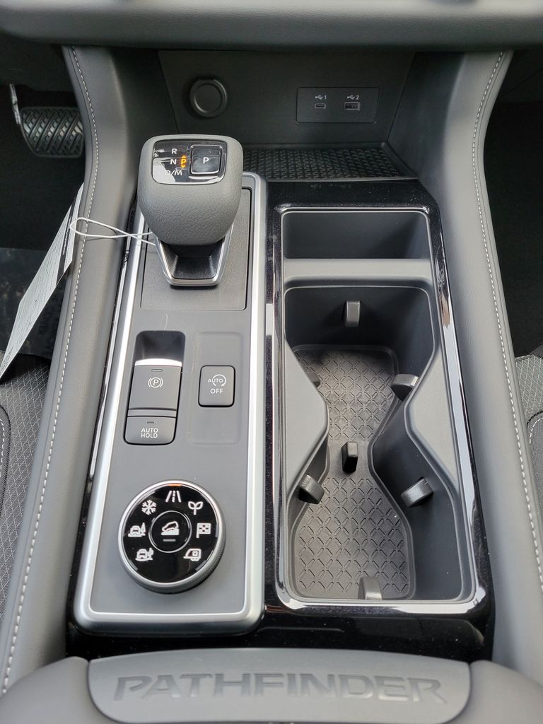 Thumbnail: 2025 Nissan Pathfinder - 25