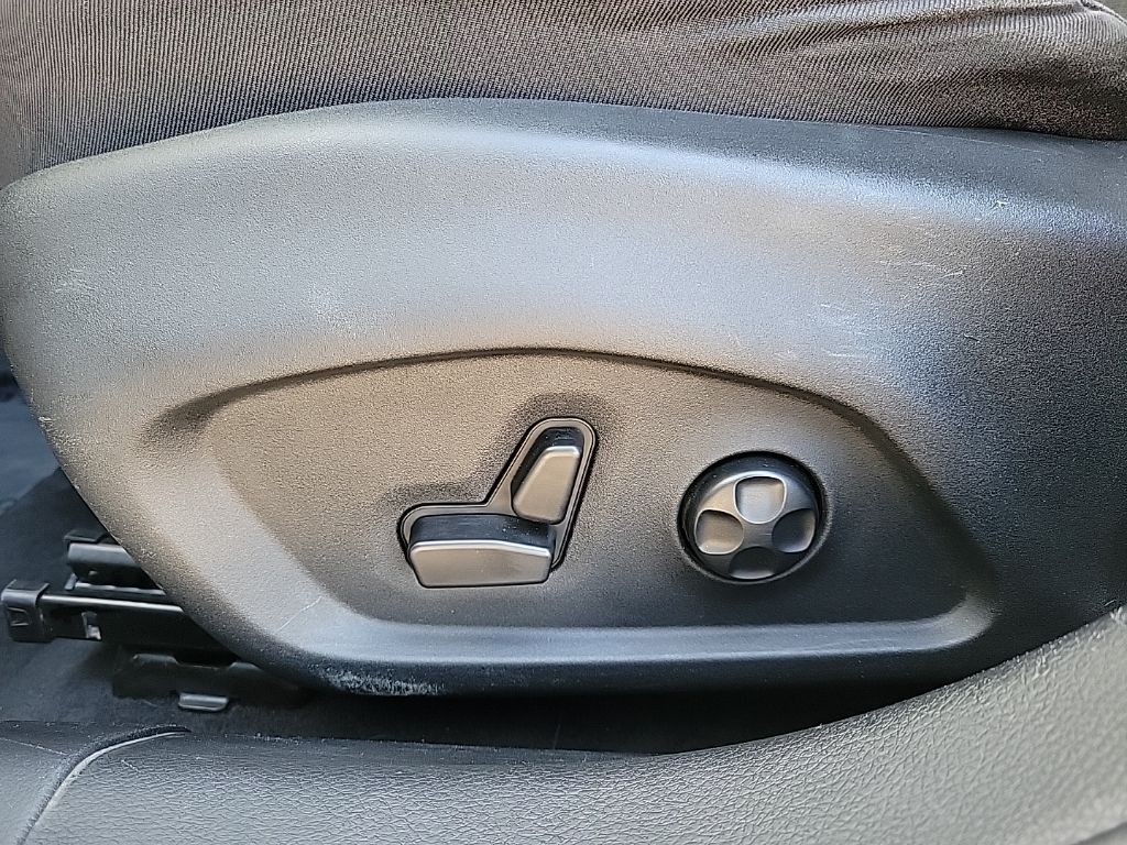 Thumbnail: 2018 Jeep Compass - 14