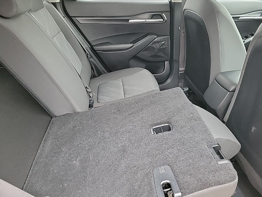 Thumbnail: 2023 Kia Seltos - 15