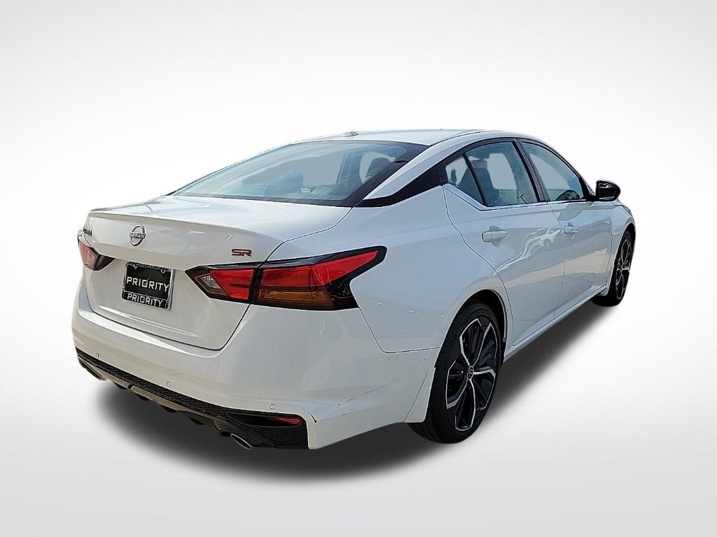 Thumbnail: 2024 Nissan Altima - 5