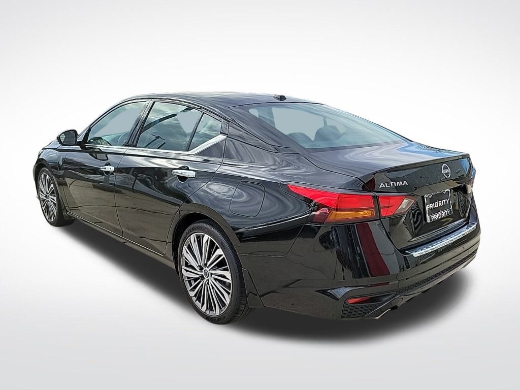 Thumbnail: 2023 Nissan Altima - 3