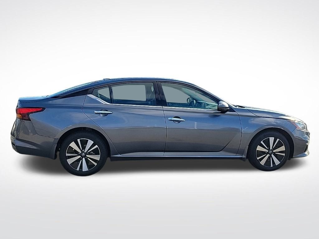 Thumbnail: 2022 Nissan Altima - 5