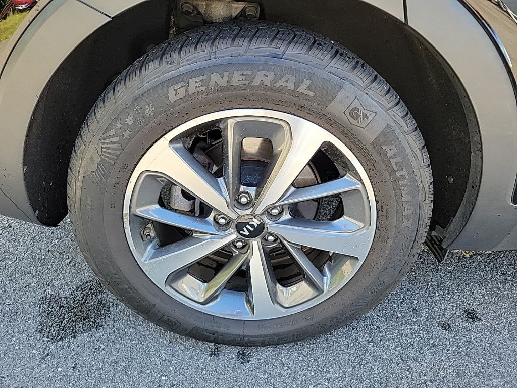 Thumbnail: 2019 Kia Sorento - 9