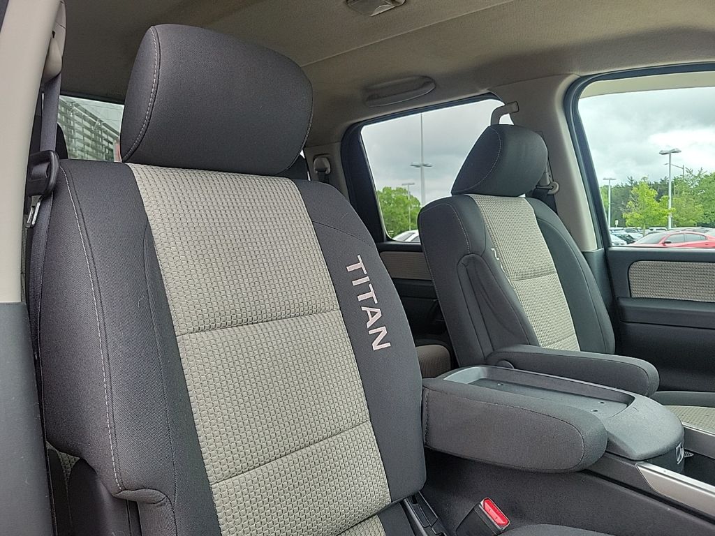 Thumbnail: 2012 Nissan Titan - 15