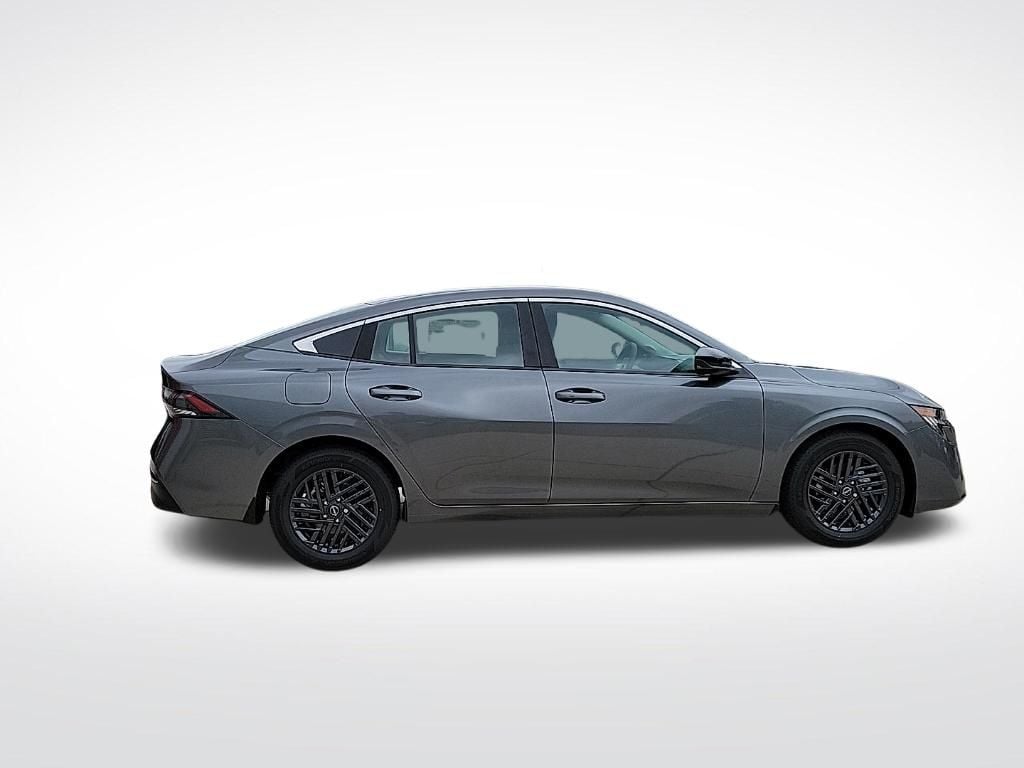 Thumbnail: 2026 Nissan Sentra - 5